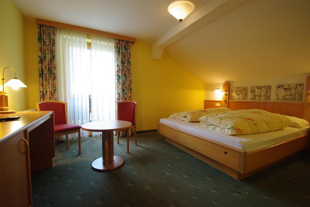 Gasthof Schonblick Hotel Russbach am Pass Gschütt Eksteriør billede