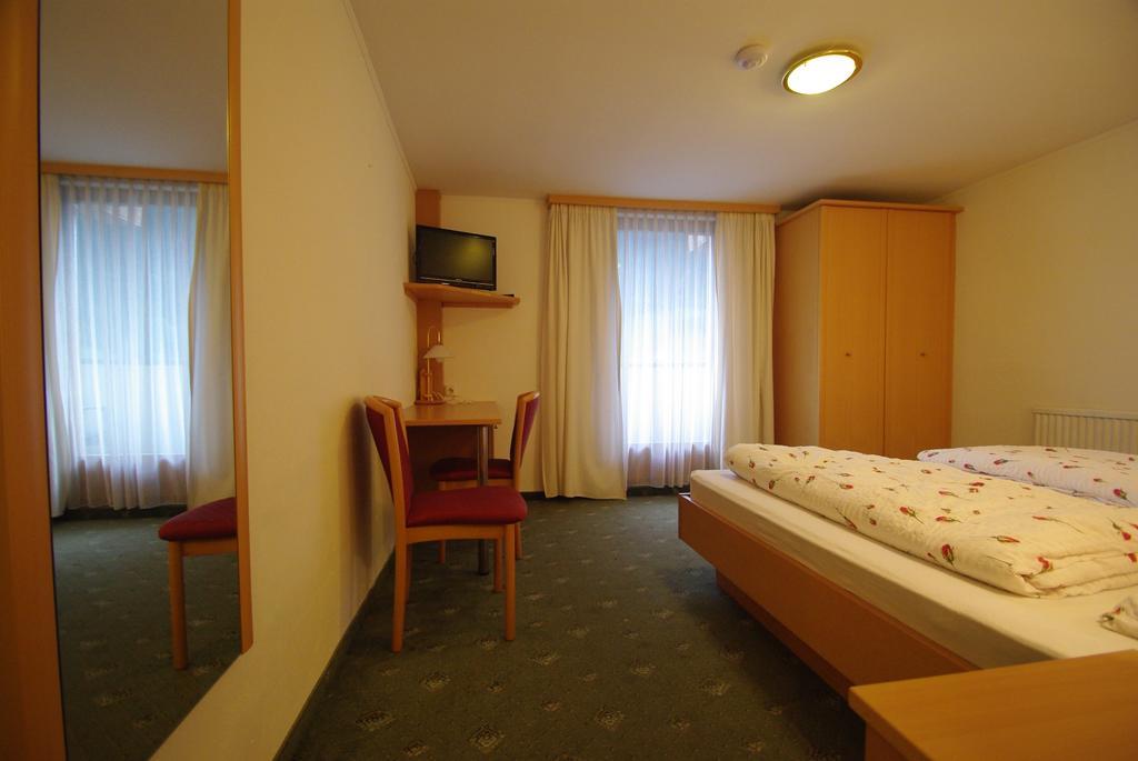 Gasthof Schonblick Hotel Russbach am Pass Gschütt Eksteriør billede