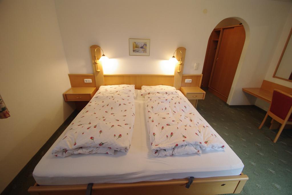 Gasthof Schonblick Hotel Russbach am Pass Gschütt Eksteriør billede