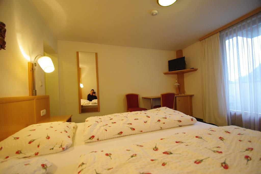 Gasthof Schonblick Hotel Russbach am Pass Gschütt Eksteriør billede